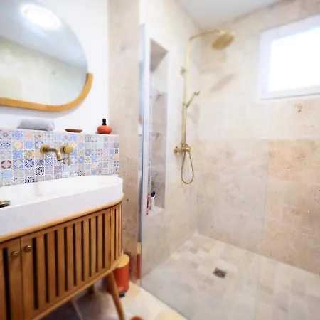 Holiday home Nouveaute Maison Cocooning Avec Jardin, Terrasse Couverte Et Jacuzzi Bellerive-sur-Allier