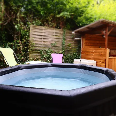 Holiday home Nouveaute Maison Cocooning Avec Jardin, Terrasse Couverte Et Jacuzzi *