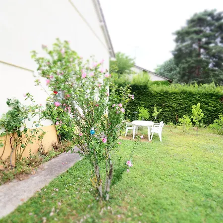 Holiday home Nouveaute Maison Cocooning Avec Jardin, Terrasse Couverte Et Jacuzzi Bellerive-sur-Allier
