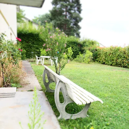 Holiday home Nouveaute Maison Cocooning Avec Jardin, Terrasse Couverte Et Jacuzzi